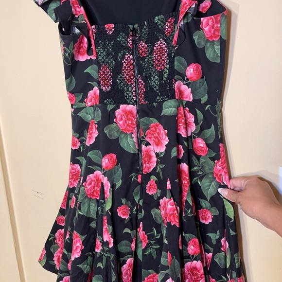 Roses Godet Dress ruffle sleeve flowy, Black - Picture 10 of 15